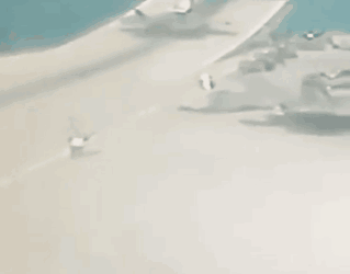 英国航母F-35B坠机视频曝光 地勤人员低级失误 损失昂贵隐形战机 - 2