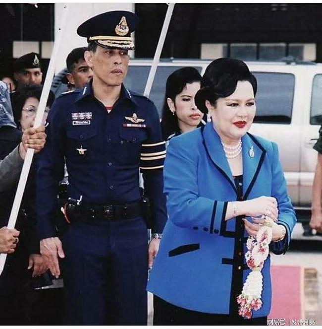 场面尴尬，泰国王室未来三驾马车均为女性，拉玛十世终难破局 - 1