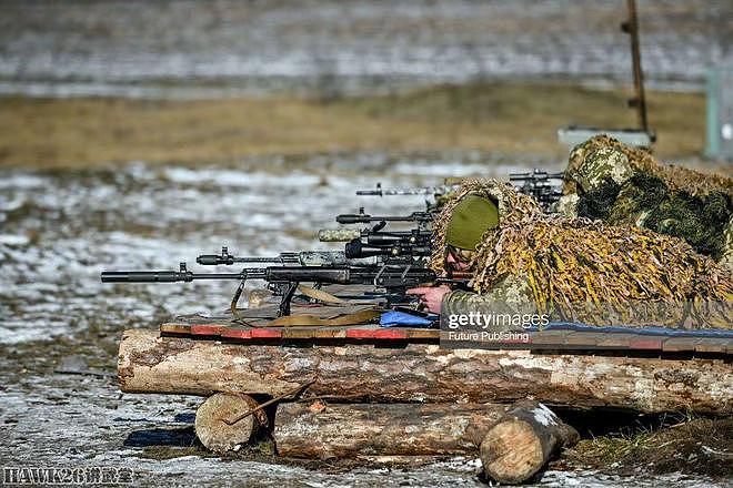 乌克兰士兵实弹训练 转盘机枪与美军Mk19自动榴弹发射器同时出现 - 3
