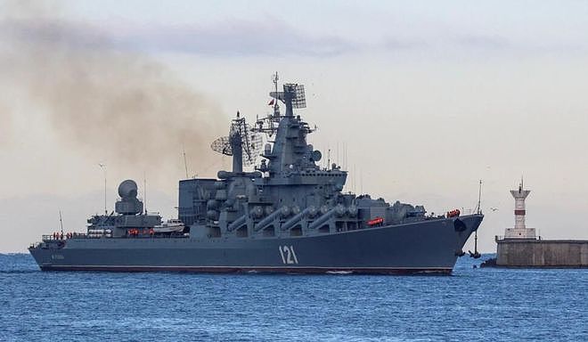 俄罗斯国防部：黑海舰队旗舰弹药爆炸 严重受损 - 2