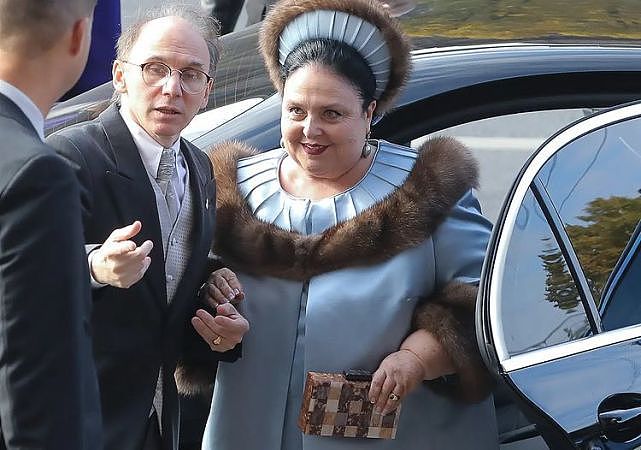 俄罗斯100多年来首个“王室婚礼”！40岁大公国大婚，新娘有点胖 - 8