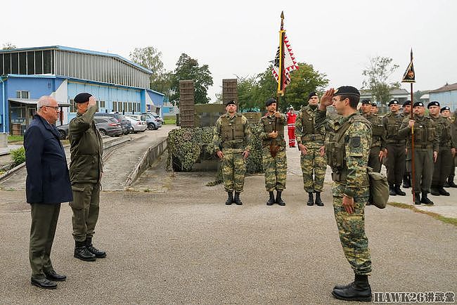 奥地利第4装甲掷弹兵旅举行换装仪式 接收迷彩服 告别单色作训服 - 13
