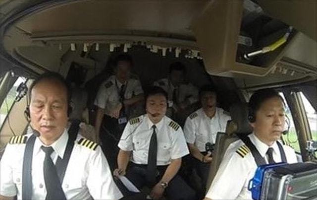 国航981航班遭劫，男子威胁不飞汉城就炸机，被机长一脚踹下飞机 - 3