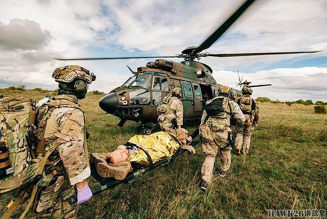 匈牙利“豺狼洞穴”联合演习 特种部队救援迫降机组 拯救战友生命 - 21