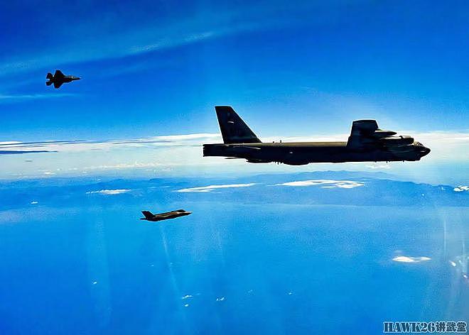 美军两架B-52H飞越欧洲大陆 与多国战机联合训练 展示战略威慑力 - 11
