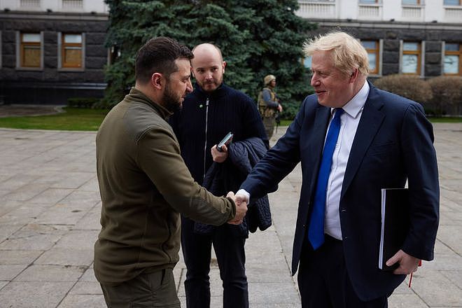 英国首相突访基辅 普京前顾问给出终战建议 乌东将迎来恶战 - 2
