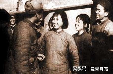 刘胡兰牺牲后，她的母亲和4个弟妹后来如何？个个都成国家栋梁 - 2