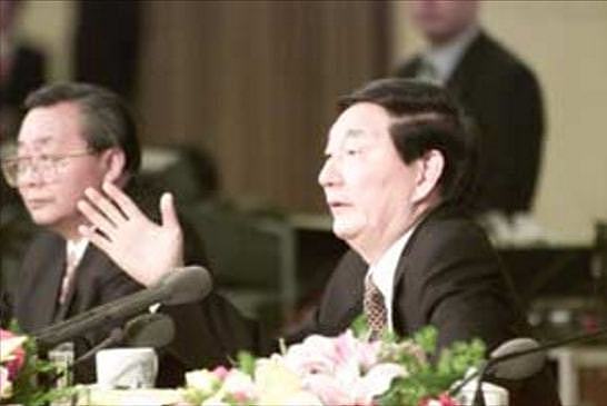日本记者尖锐提问：中国要日本道歉到什么时候？朱镕基如何回答？ - 1