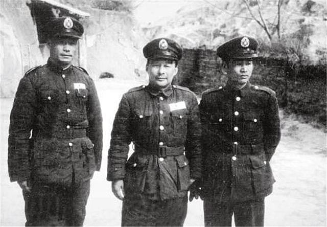 1947年，胡宗南占领了毛主席的窑洞，感叹：我们永远打不过他的 - 9