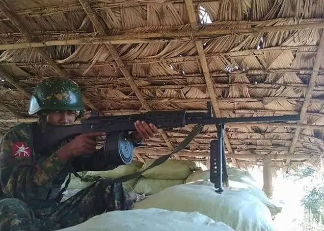 缅甸本土化的MA系列制式枪械，本质上就是仿制和改造 - 5