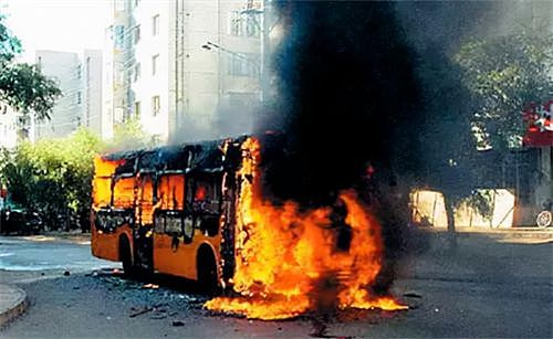 临沂爆炸案：因嫌弃农村妻子，男子骗孕妻携炸弹上公交，炸死8人 - 5