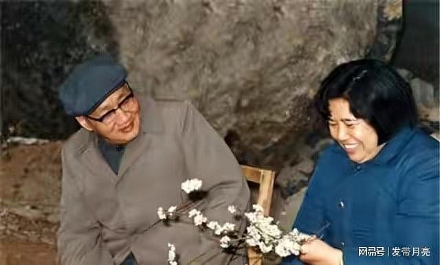 1969年，邵华怀孕了，毛主席喜上眉梢：我终于要当爷爷了 - 10