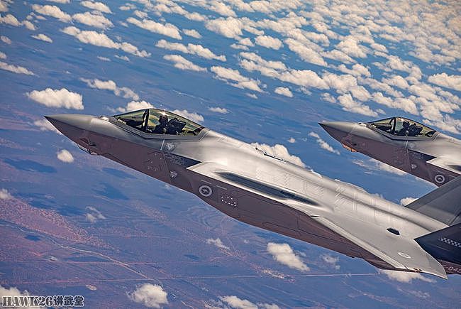 集腋成裘：挪威公主登上F-16进行成人礼 巴雷特大狙主题圣诞毛衣 - 4
