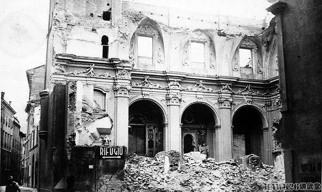 80年前 美军520架轰炸机空袭罗马 投下9125枚炸弹 摧毁一万座建筑 - 8