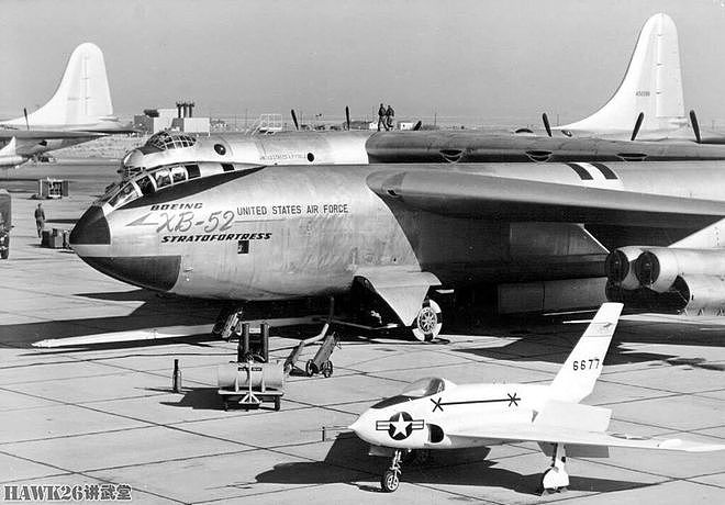 70年前 B-52原型机首飞“同温层堡垒”演变历程 将服役到2050年 - 4