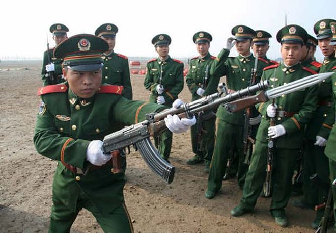 中越战争最好的自动步枪就是它：装备解放军30多年的81式自动步枪 - 25