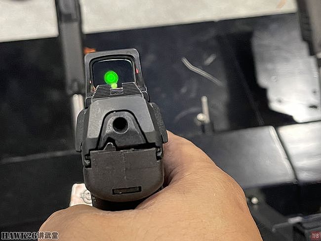 直击SHOT Show：HOLOSUN全新微型红点镜匹配原厂机械瞄准具 - 10