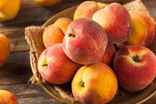 常吃桃子能补血益气，好处多多，但这7类人要少吃！ - 5