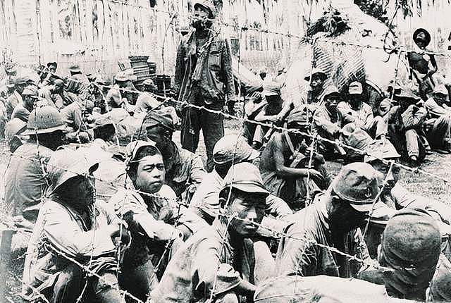 1936年，日军小队下乡扫荡，一个农民遭遇了悲惨的一天 - 12