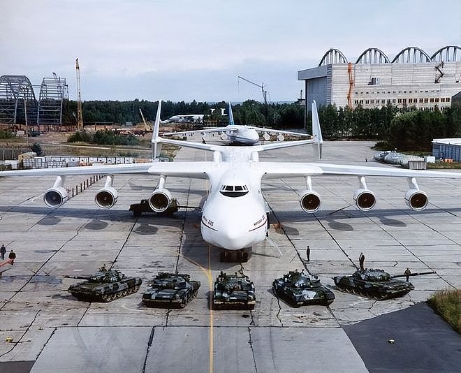 世界最大运输机安-225：机头缺失，机尾完整，还能修复么 - 9