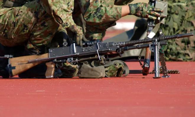 “日本陆上自卫队”的19种现役轻武器，其中多数并不是自主研发 - 27