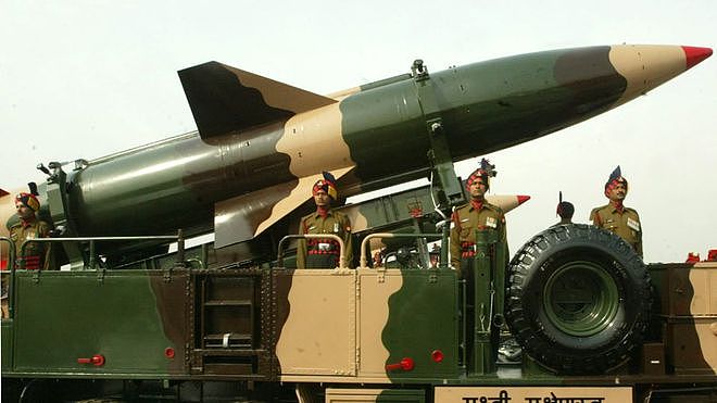 印度宣布向巴基斯坦“误射”导弹 伊斯兰堡警告“严重后果” - 3