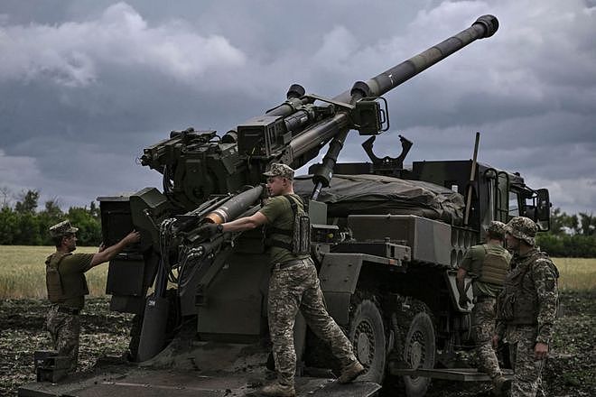 顿巴斯惨烈如同“一战” 乌克兰完成重武火箭炮训练 - 1