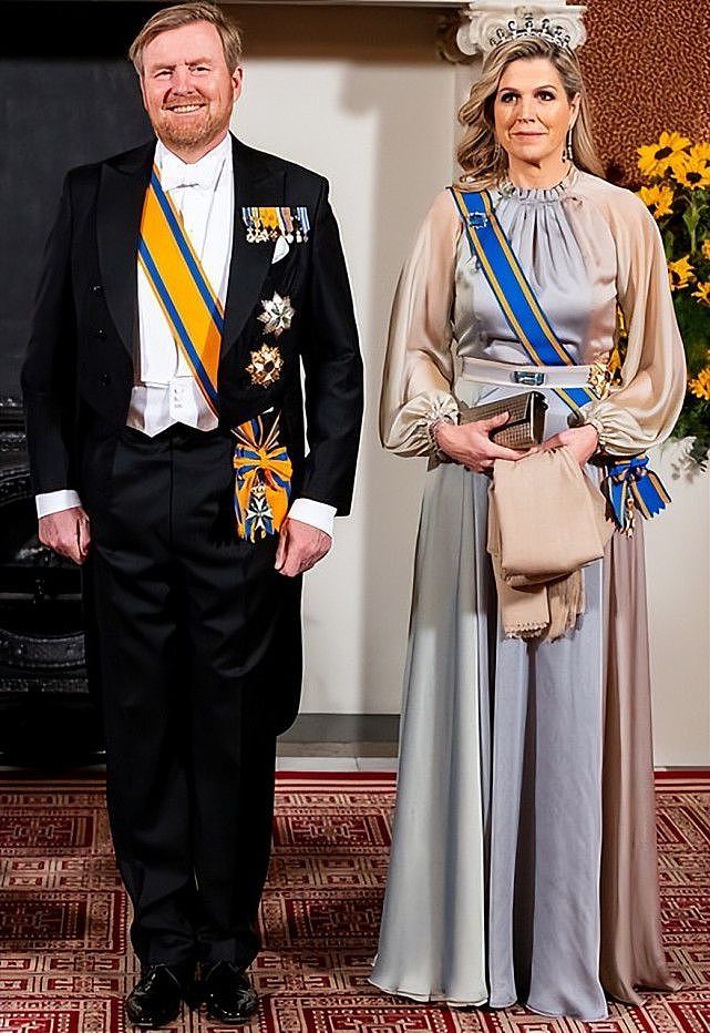 印度总统夫妇访问荷兰！荷兰王后一身红色好惊艳，印度夫人逊色了 - 13