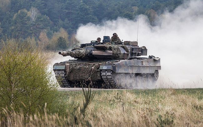 有多少国家装备德国豹2坦克？这个横跨欧亚两洲的国家拥有300辆 - 9