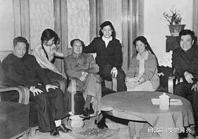 毛主席力劝儿媳改嫁，她生育四个儿女，还以长子的姓名纪念毛岸英 - 13