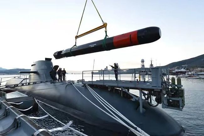 豪华配置！意大利建造新一代U212NFS常规潜艇，提升海军水下战力 - 5