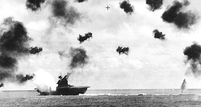 决战中途岛：日本出动4艘航母，却被美军单面虐杀，5分钟炸沉三艘 - 7
