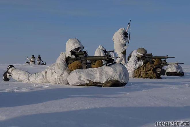 美国加拿大“北欧勇士”联合演习 LC-130配备雪橇在北极冰面降落 - 18