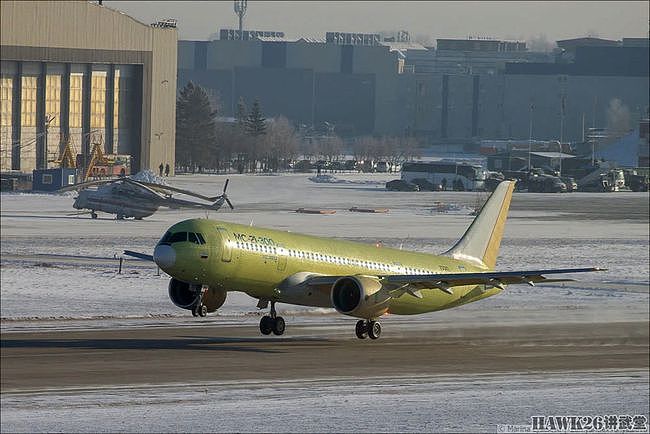 俄罗斯MS-21-300中程客机试飞成功 因为制裁改用国产复合材料机翼 - 1