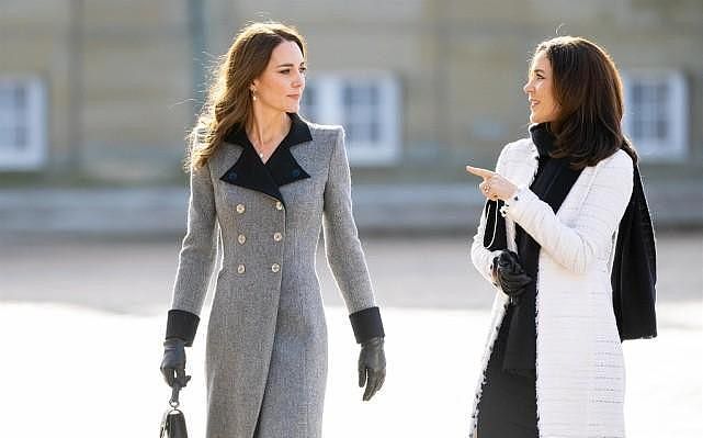 凯特王妃与丹麦王妃同框，示范长外套的高级穿法，优雅知性不过时 - 7