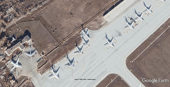 卫星照片曝光俄罗斯空军战略轰炸机基地 - 1