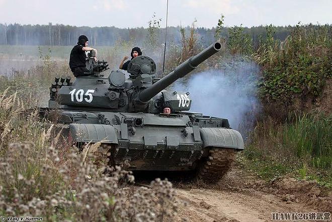 俄军要求尽快升级800辆T-62坦克 四大因素决定“五对轮”重返战场 - 3