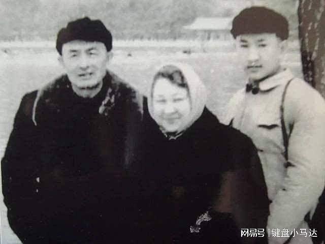 陈昌浩有四任妻子，其中一位是红军名将，建国后官至副部长 - 2