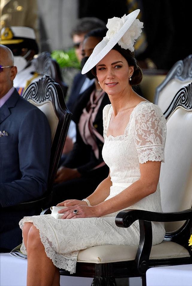 凯特闪耀亮相阅兵仪式！一身蕾丝白裙气质太好，配白色礼帽好惊艳 - 8