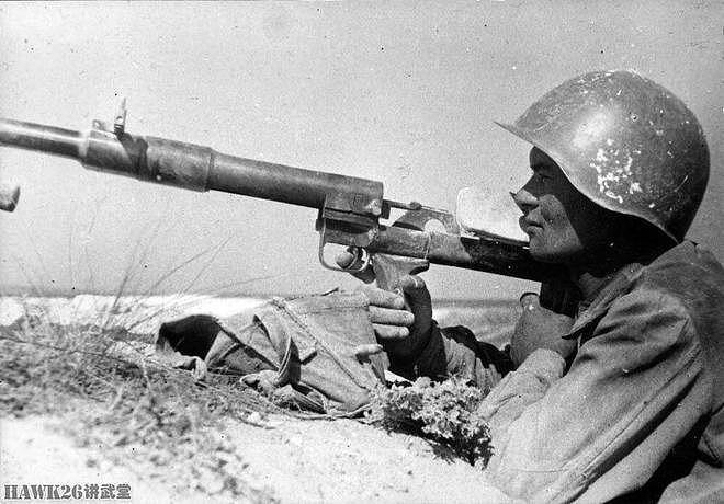 浅析：二战中反坦克步枪的真实作用 苏军士兵为何视它为催命符？ - 9