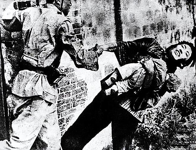 南京日记：日本兵对“花姑娘”太残忍，我救下了10个少女 - 9