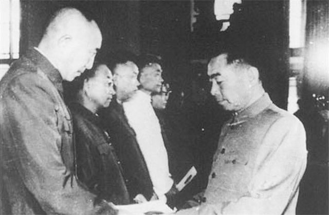 1955年新中国第一次授衔，为何大将衔的授衔人，必须是周恩来？ - 6