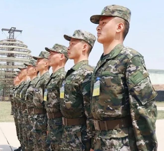 中国武警40余年的作训服变迁史 - 21