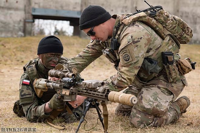 美军第82空降师与波兰军队举行联合训练 熟悉彼此武器装备的使用 - 5