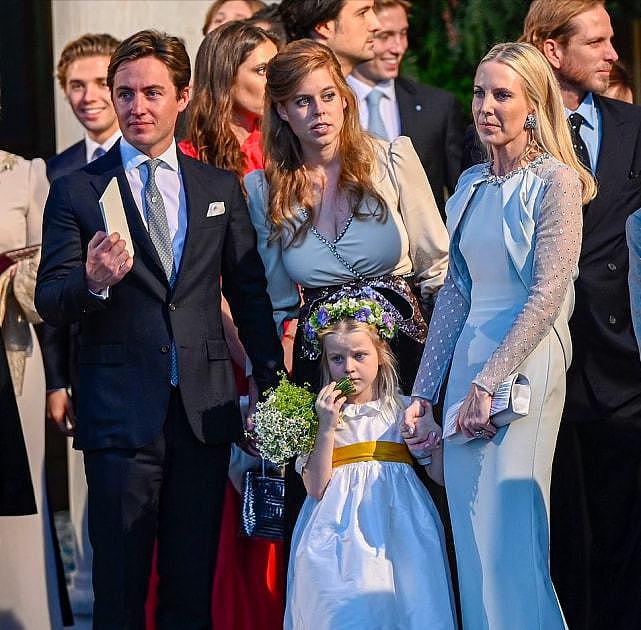 希腊王子举行盛大婚礼！迎娶亿万富翁女儿，新娘穿露肩婚纱超梦幻 - 8
