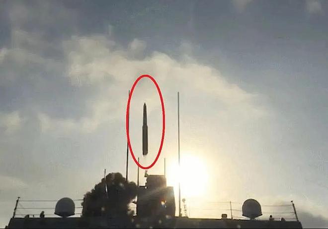 海军官宣！055大驱发射高超音速反舰导弹，新一代“航母杀手”？ - 5