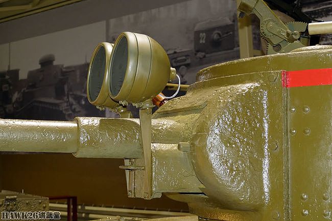 俄罗斯博物馆完善T-26轻型坦克 加装两个探照灯 复原当年夜战型号 - 8