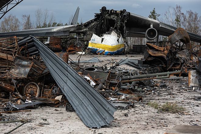 俄军撤离基辅后 安东诺夫机场成废墟 梦想号已成残骸 - 5
