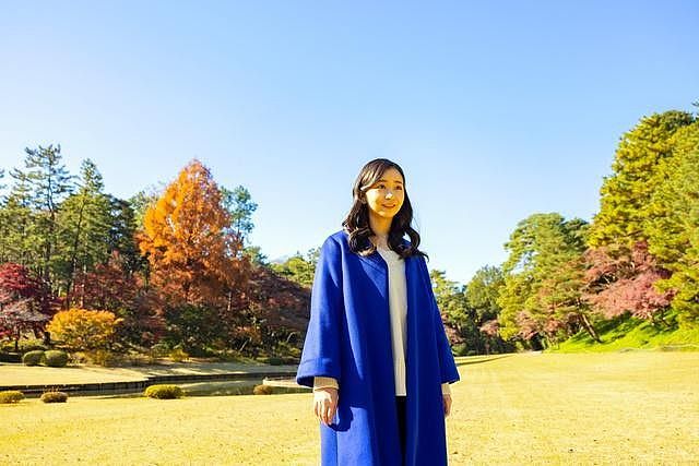 日本佳子公主的27岁生日照超养眼！穿克莱因蓝好显白，笑容不走心 - 6