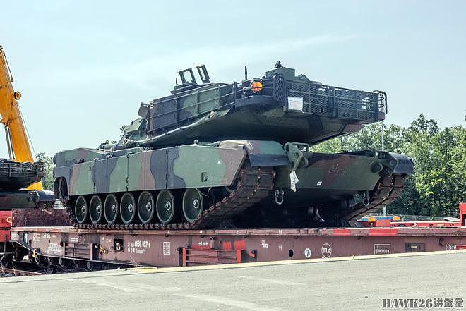 美军第一批M1A2坦克运抵波兰储备基地 将大幅提高快速部署能力 - 3